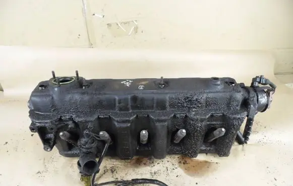 Volkswagen Transporter - Caravelle T4 Engine head 023103373