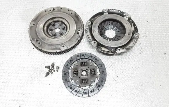 Nissan Note (E11) Clutch set kit 30100BC00A