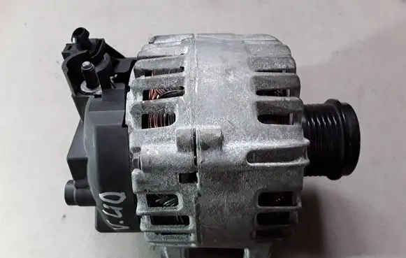 Volvo V40 Generator/alternator 30659390