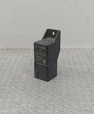 Ford Fiesta Glow plug pre-heat relay 9803299780 51299058A 20190711