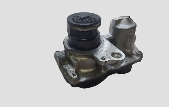 Mercedes-Benz C W205 EGR valve 100016165R A6260103400 17030523