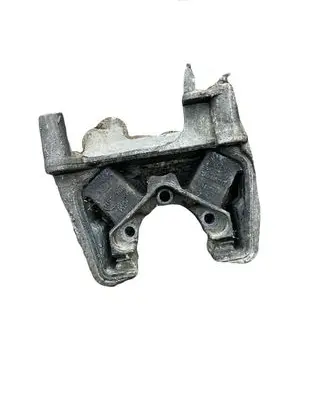 Opel Frontera B Engine mount bracket 90495514