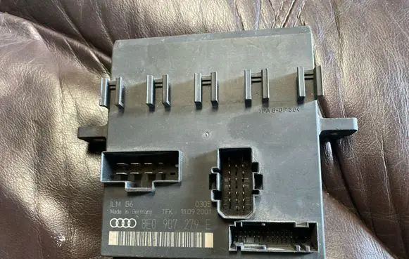 Audi A4 S4 B6 8E 8H Comfort/convenience module 8E0907279E