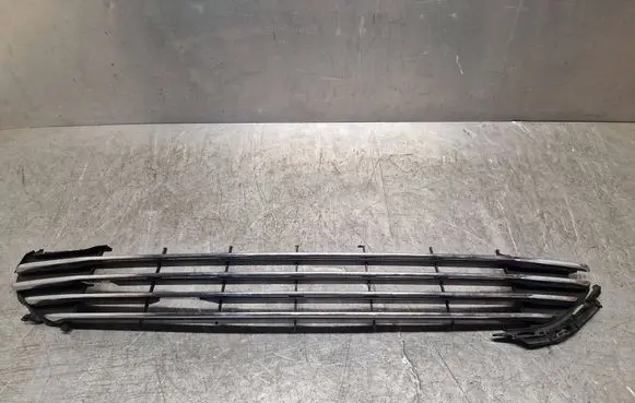 Ford S-MAX Front bumper upper radiator grill EM2B8200 FM2B8H133 EM2B8A133