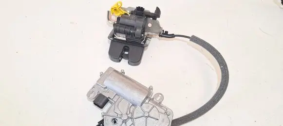 Volkswagen Touran III Tailgate/trunk/boot lift motor 5TA827887C