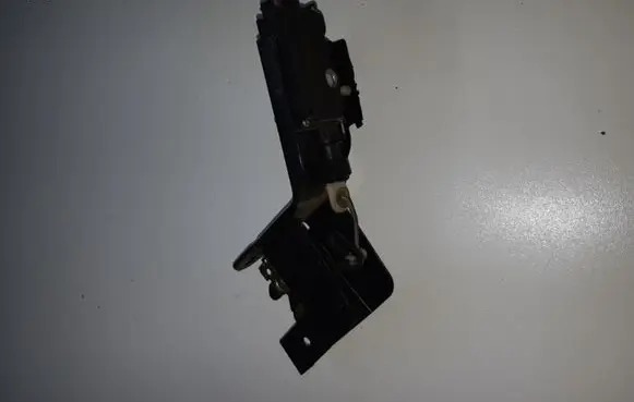 Citroen C5 Tailgate window lock/catch/latch 105103