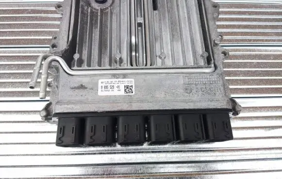 BMW 5 G30 G31 Engine control unit/module ECU 9895529 0261S21777 031750763