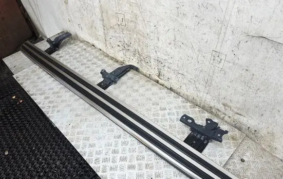 Audi Q7 4M Thresholds for All-terrain vehicles 4M0071065 4M0071066