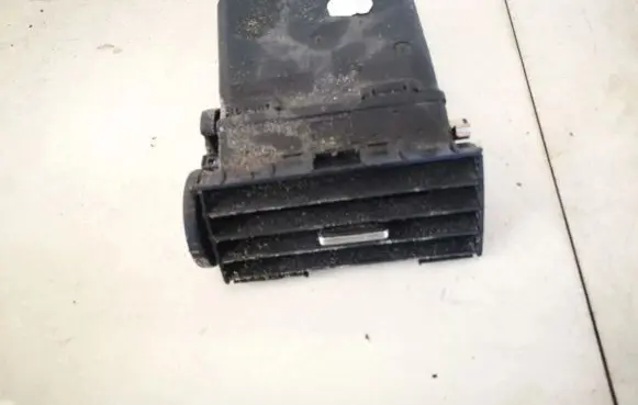 Ford Focus C-MAX Dash center air vent grill 3m51r014l21ad 3m51-r014l21ad
