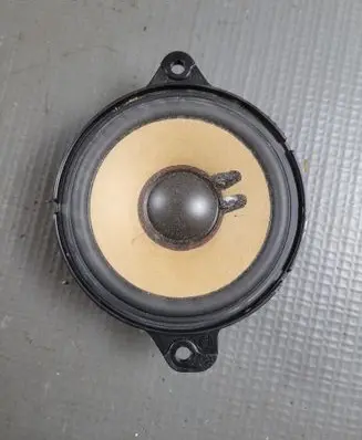 Audi A4 S4 B9 8W Parcel shelf speaker 8W0035303