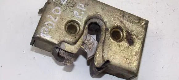 Volkswagen Polo II 86C 2F Front door lock 191837016C