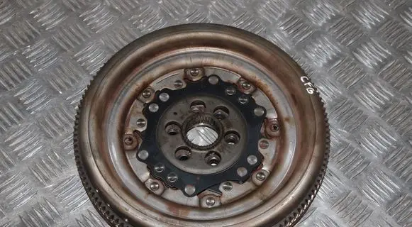 Volkswagen PASSAT B7 Dual mass flywheel 415074409