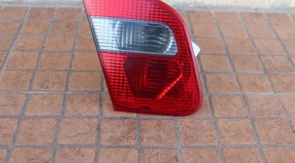 Mitsubishi Carisma Tailgate rear/tail lights