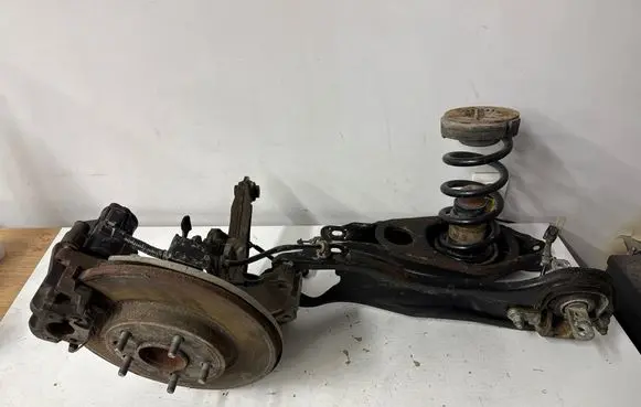 Chrysler Pacifica Rear wheel hub spindle/knuckle 
