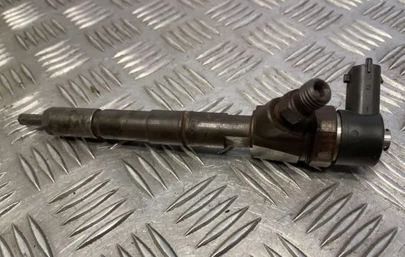 Opel Zafira B Fuel injector 0445110159