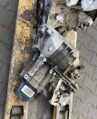 Manual 5 speed gearbox