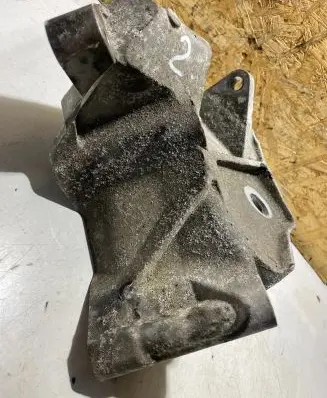 Volvo V60 Engine mounting bracket 6G926P096