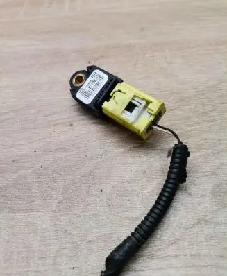 Toyota Auris 150 Airbag deployment crash/impact sensor 8983102080