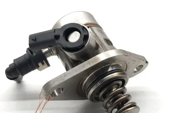 Opel Crossland X Fuel injection high pressure pump 9812133780