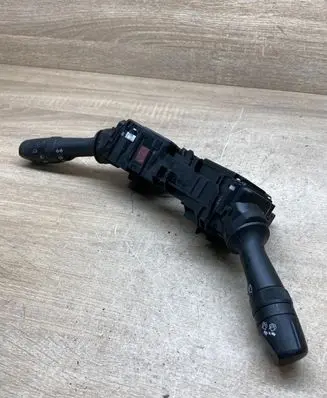 Toyota Auris E180 Wiper turn signal indicator stalk/switch 17F852