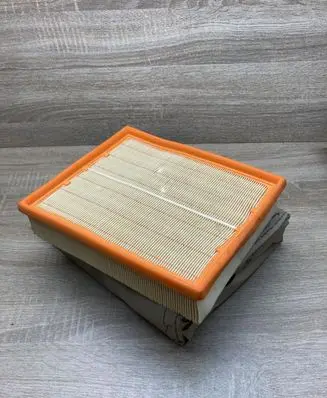 Volkswagen PASSAT B5 Air filter 058133843