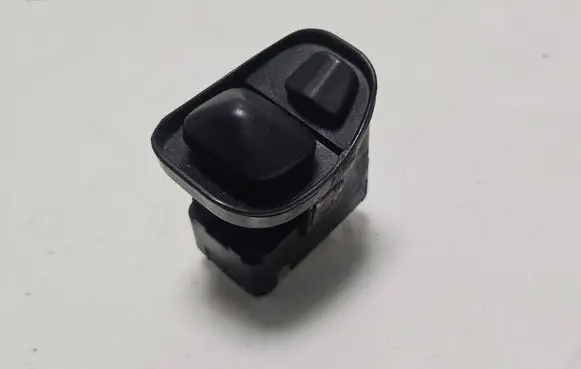 BMW Z3 E36 Wing mirror switch 1369331 03830700 6131