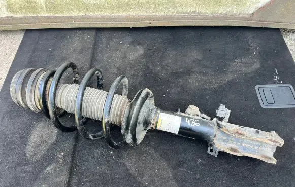 Mercedes-Benz Vito Viano W639 Front shock absorber/damper 051700314396
