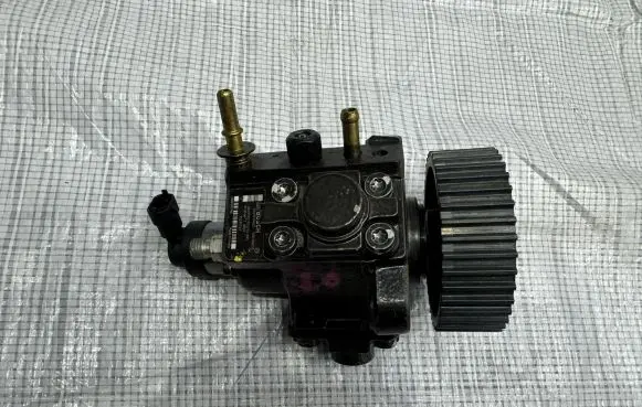 Porsche Cayenne (9PA) Fuel injection high pressure pump 0445010463