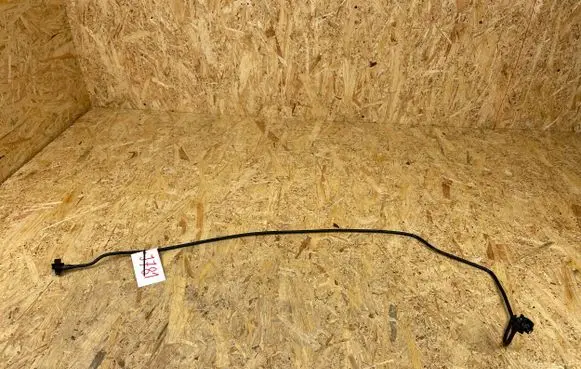 Volvo V40 Engine coolant pipe/hose 31338241
