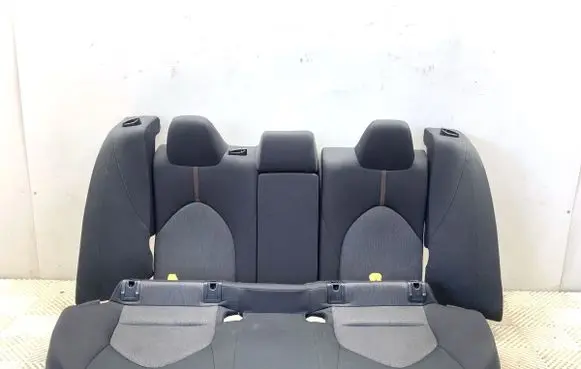 Toyota Camry VIII XV70 Second row seats