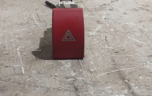 Skoda Octavia Mk2 (1Z) Hazard light switch 1Z0953235A