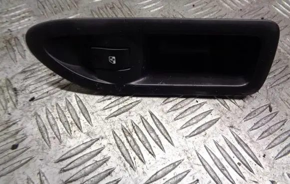 Renault Laguna II Quarter vent window switch 8200016014