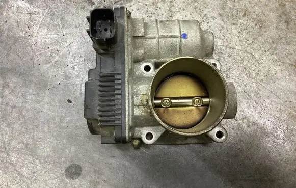 Nissan Almera N16 Throttle valve SERA57601