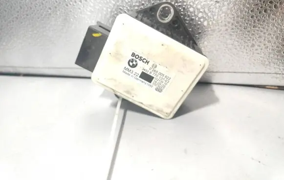 BMW 5 E60 E61 ESP acceleration yaw rate sensor 6770137 0265005622 3003452