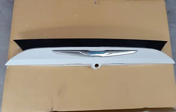 Chrysler Pacifica Trunk door license plate light bar 5RL88TRMA 5R187TRMA 5SU14TRMA