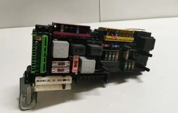 Mercedes-Benz E C207 W207 Fuse box set 2129060105 2129014604 2129024301