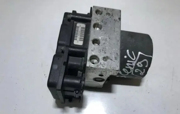 Renault Megane II ABS Pump 0265231300 8200038695