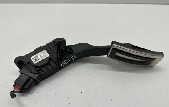 Volkswagen Golf VII Accelerator throttle pedal 5Q2723503D