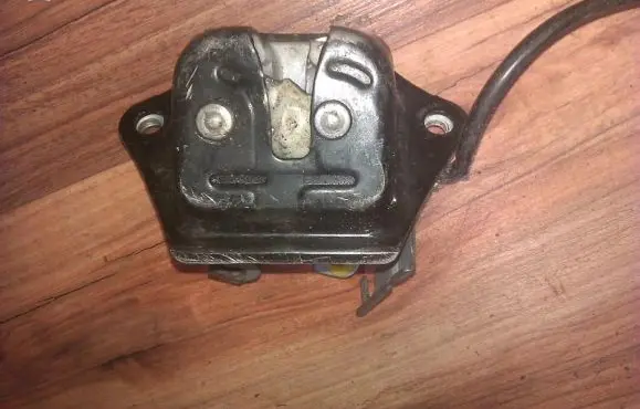 Nissan Almera Tailgate/trunk/boot lock/catch/latch
