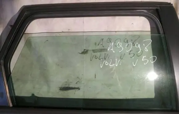 Volvo V50 Rear door window glass