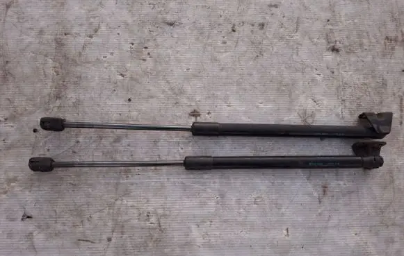 Volkswagen Scirocco Tailgate/trunk strut/damper 1K8827550A