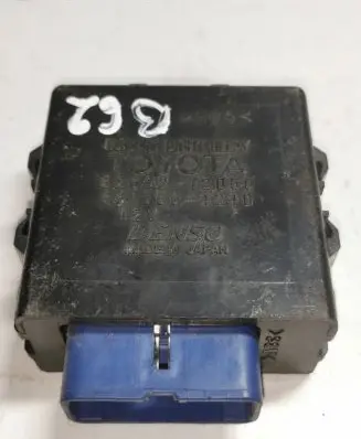 Toyota Hilux (AN10, AN20, AN30) Day light relay 8264212050 0617004240 8281071020