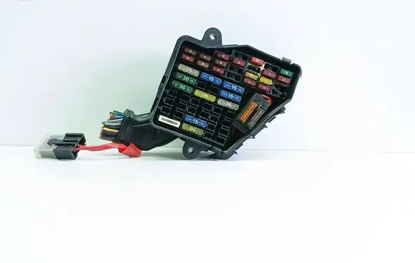 Audi A4 S4 B5 8D Fuse module