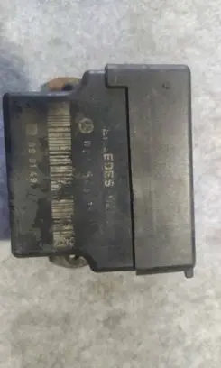 Mercedes-Benz E W124 Glow plug pre-heat relay 0075451632