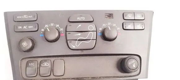 Volvo V70 Climate control unit 7923
