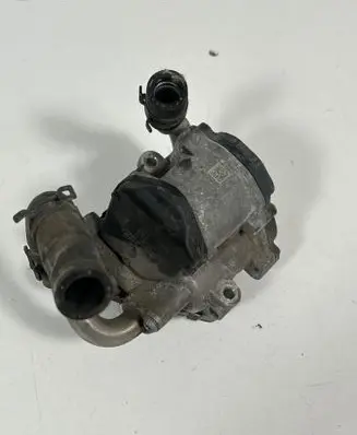 Skoda Superb B8 (3V) EGR valve 037720047