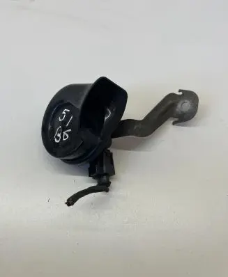 Audi A4 S4 B5 8D Horn signal 28657625