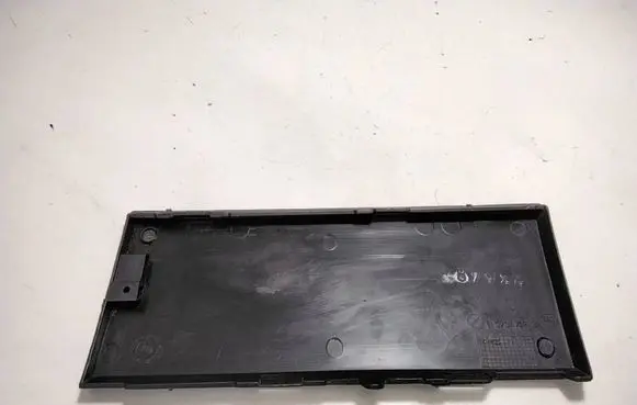 BMW 5 E34 Front tow hook cap/cover 1973718