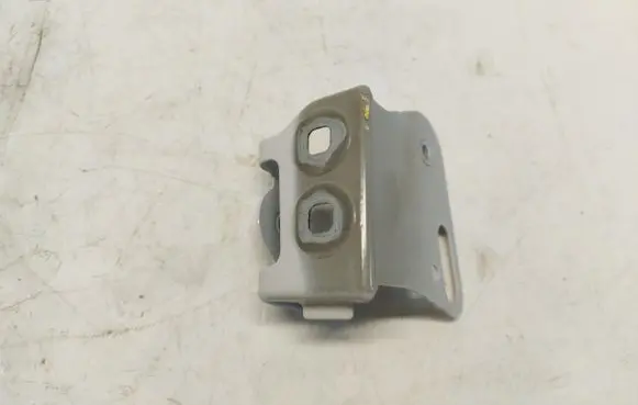 BMW 5 G60 Fender mounting bracket 203434