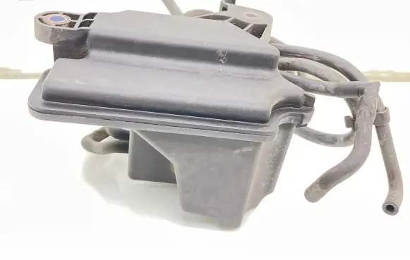 Vacuum air tank